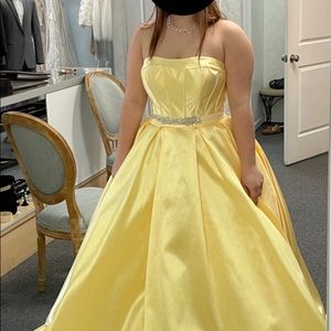 NWT!Madison James prom dress.size 8